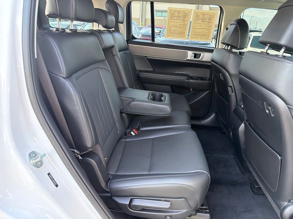 Used 2024 White Hyundai SEL image 19
