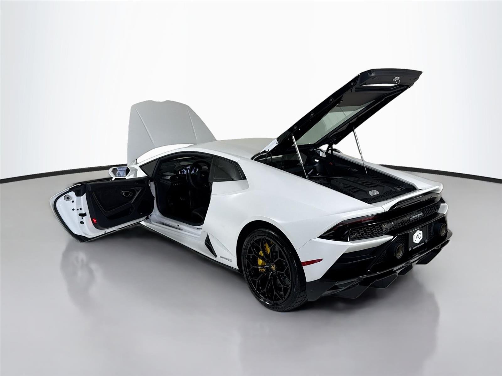 Used 2022 Bianco Canopus Lamborghini  image 46