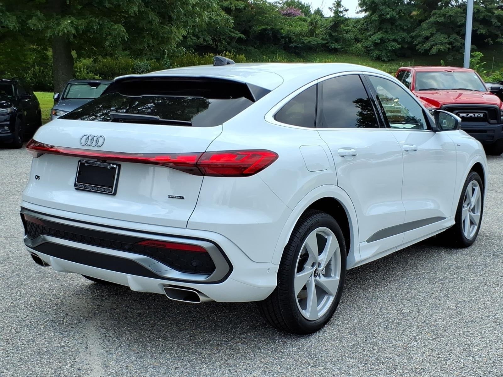 Used 2025 Daytona Gray Pearl Effect Audi S line Premium image 8