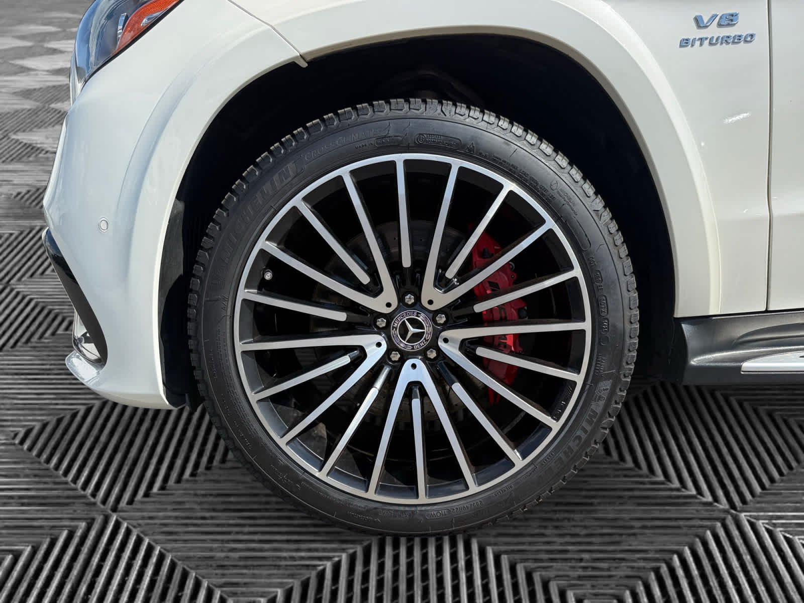 Used 2018 designo Diamond White Metallic Mercedes-Benz AMG® GLS 63 image 8