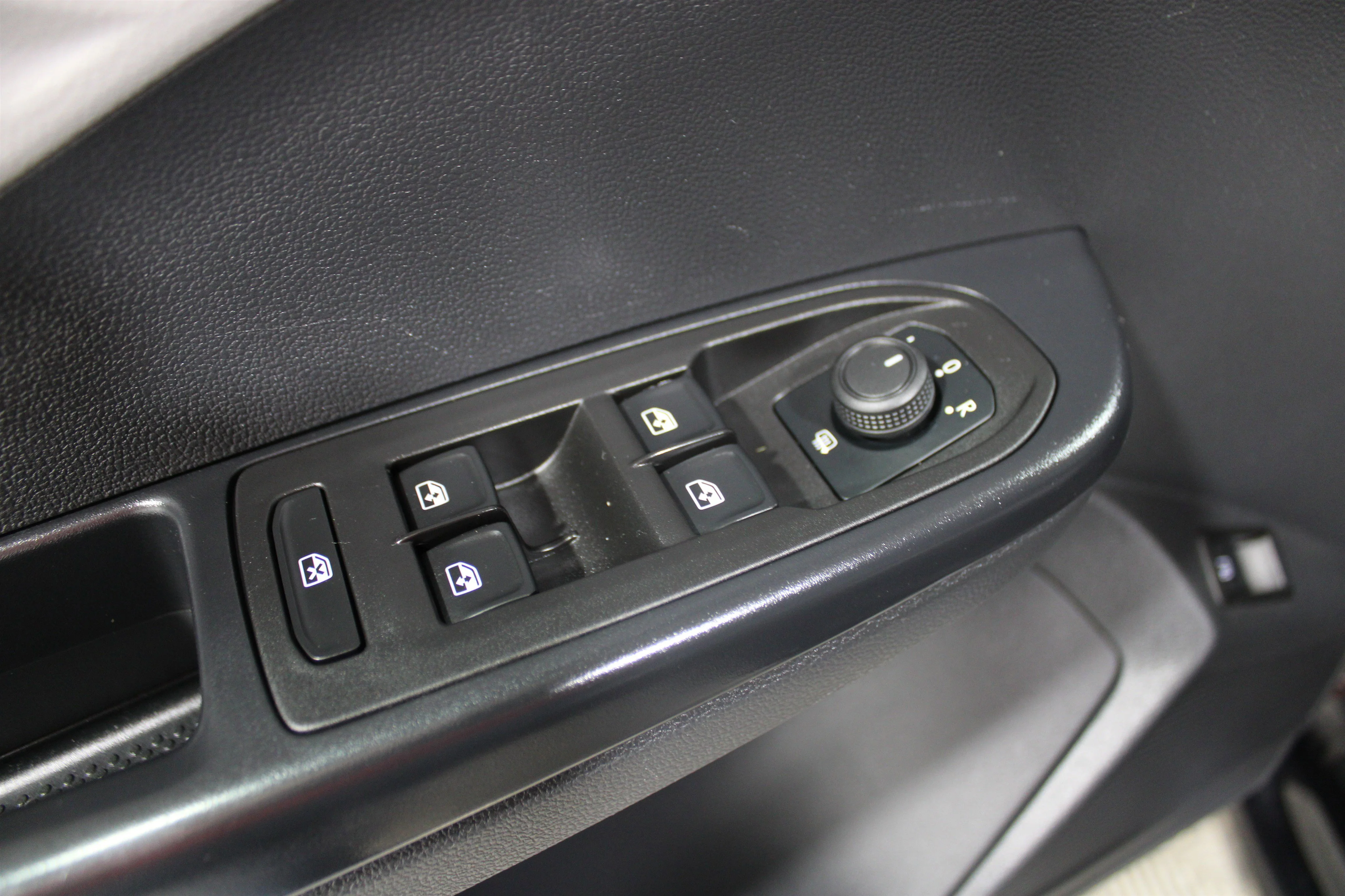 Used 2024 Deep Black Pearl Volkswagen S image 7