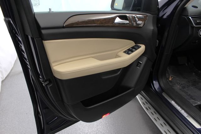 Used 2017  Mercedes-Benz GLS 450 image 15