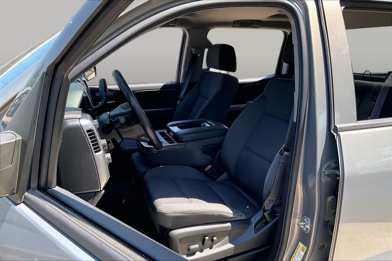 Used 2017 Pepperdust Metallic Chevrolet LT image 8