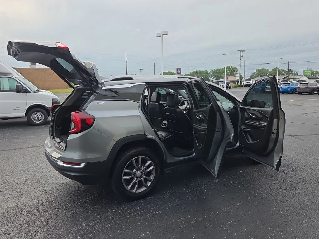 2023 GMC Terrain SLT - Photo 23
