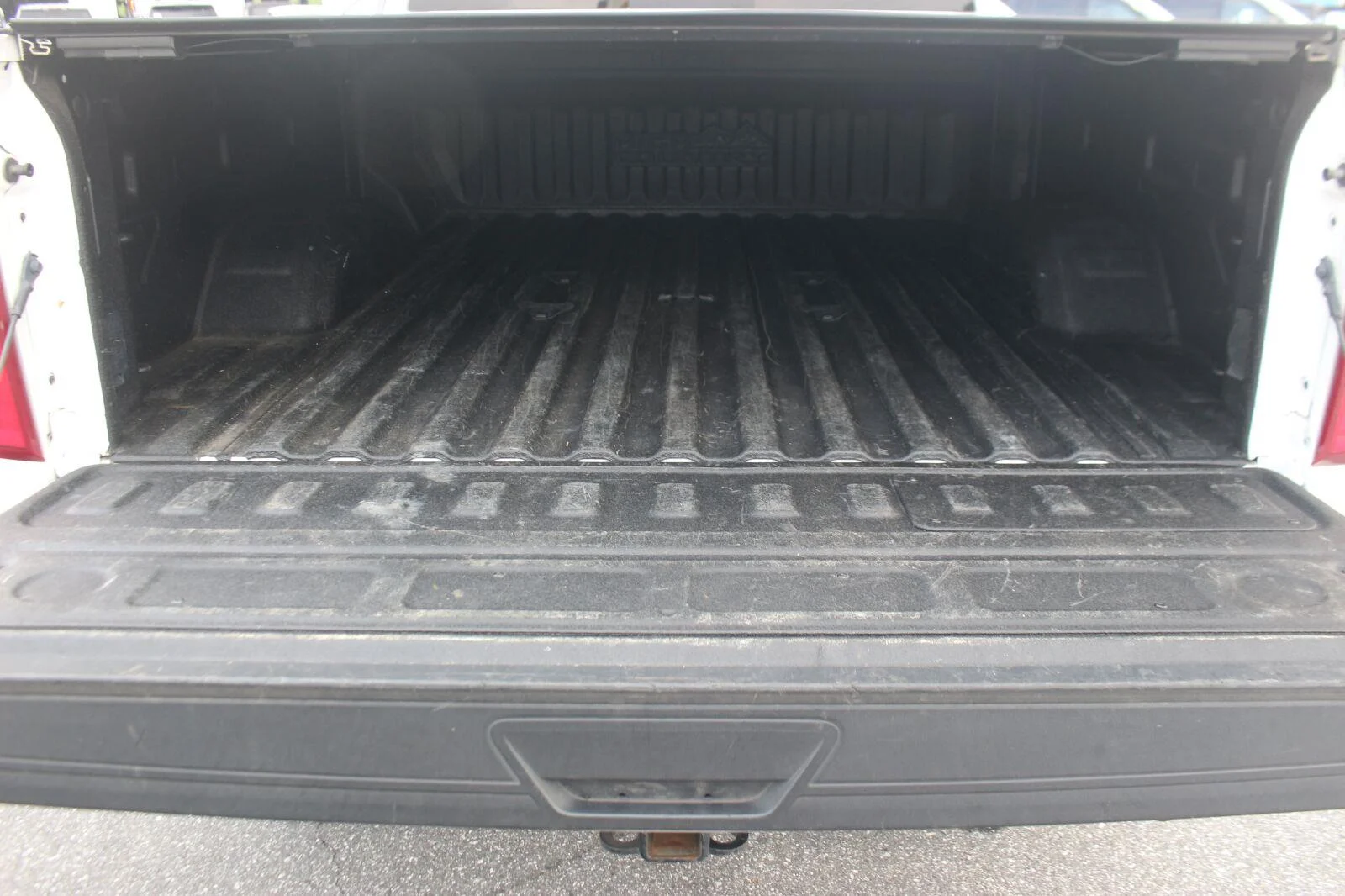 Used 2023 IRIDESCENT PEARL TRICOAT Chevrolet High Country image 13