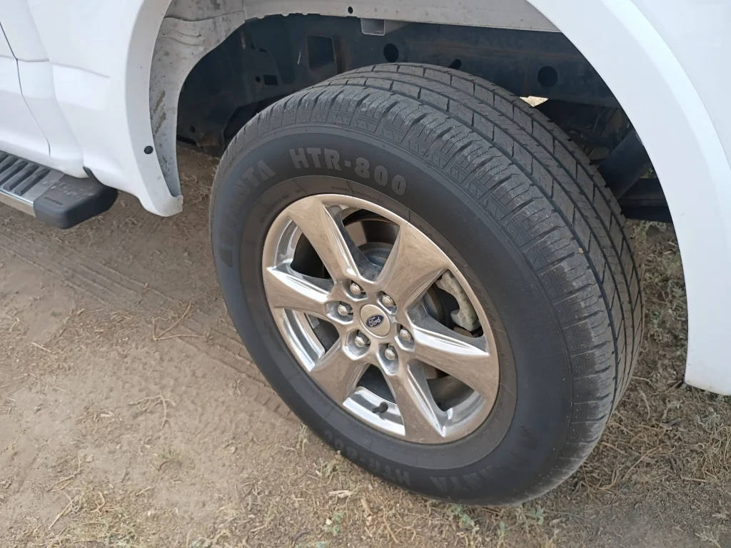 Used 2019 Oxford White Ford LARIAT image 39