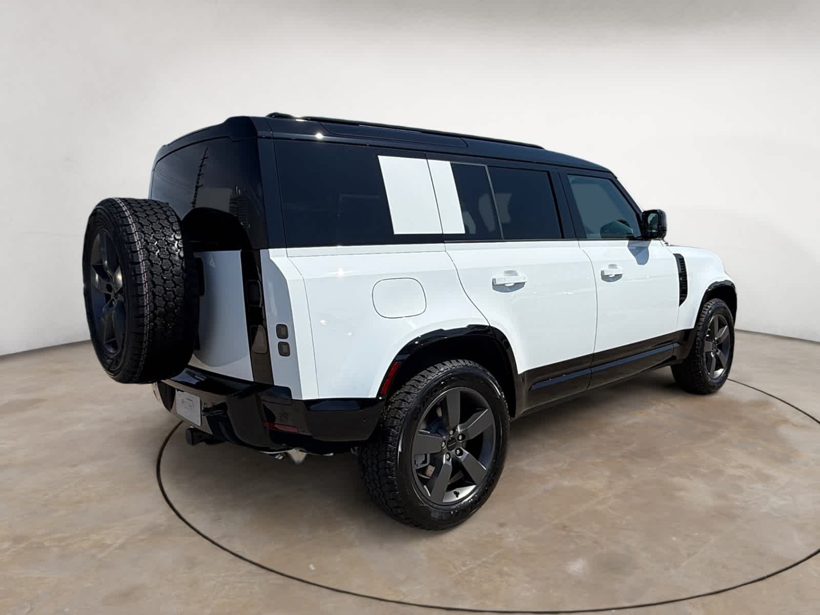 New 2026 Fuji White Land Rover X-Dynamic SE image 5