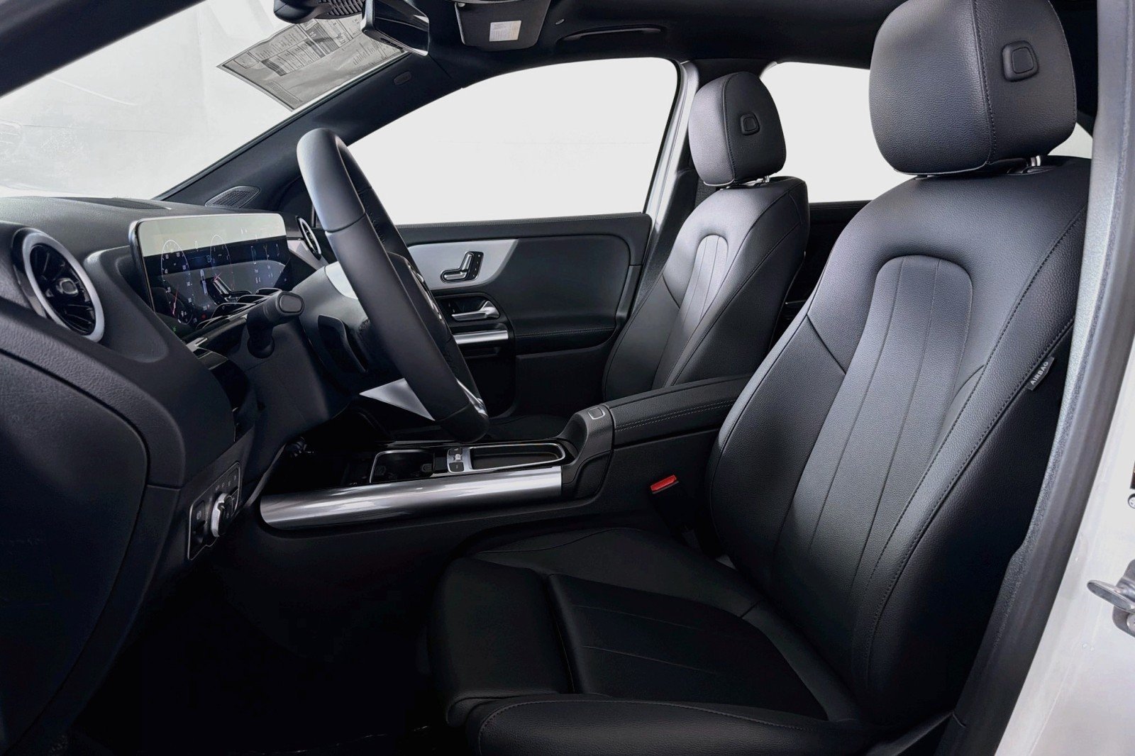 New 2026 Polar White Mercedes-Benz GLA 250 SUV image 16