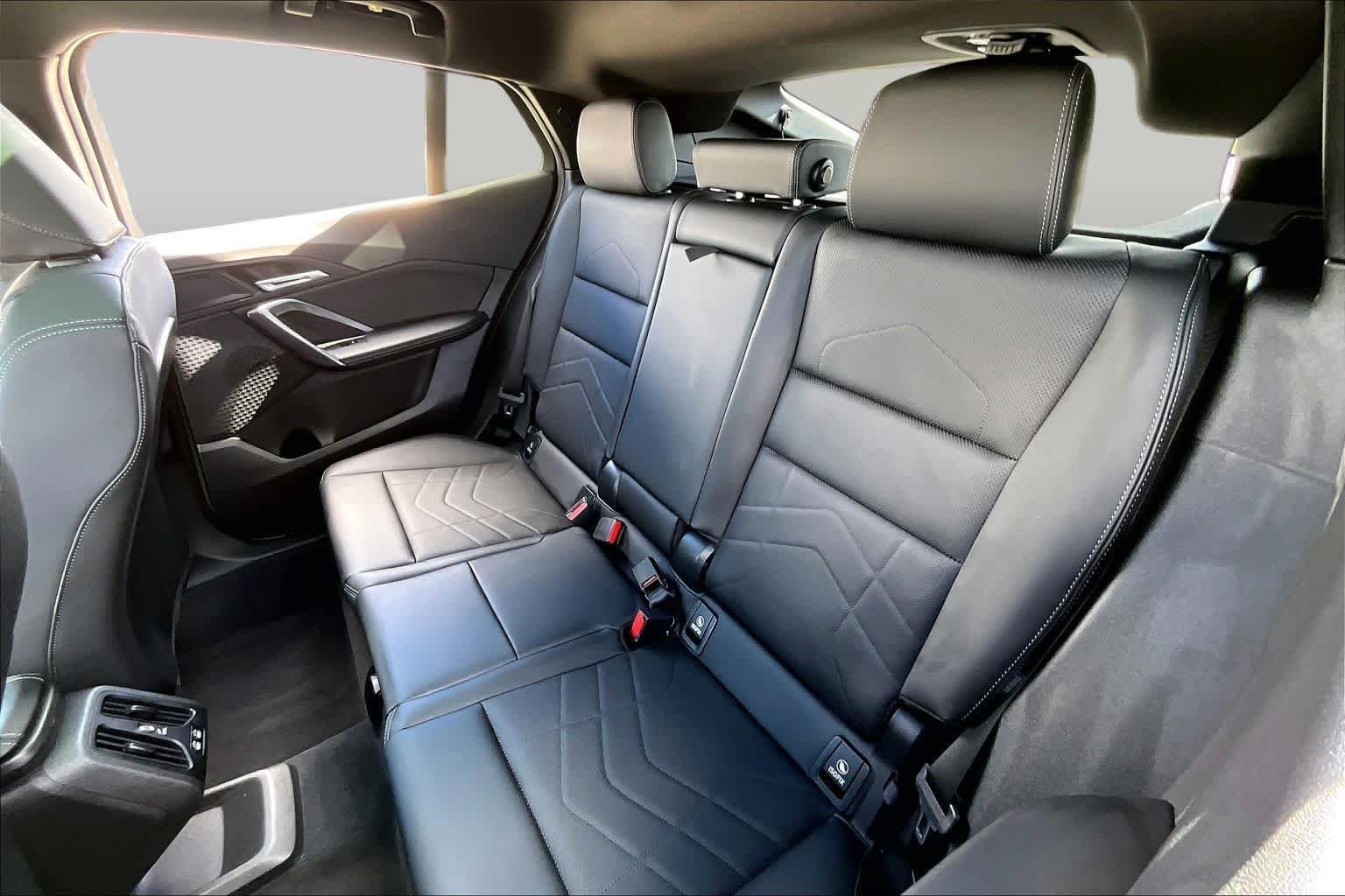 Used 2026 Skyscraper Grey Metallic BMW xDrive28i image 19