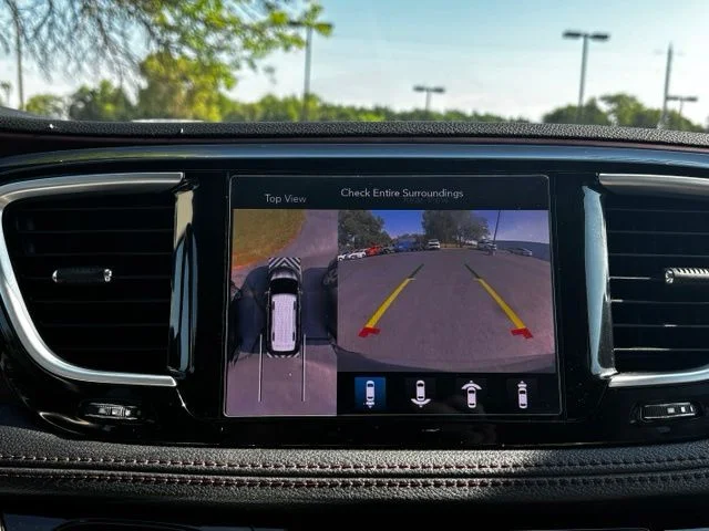 2020 Chrysler Pacifica Limited - Photo 12