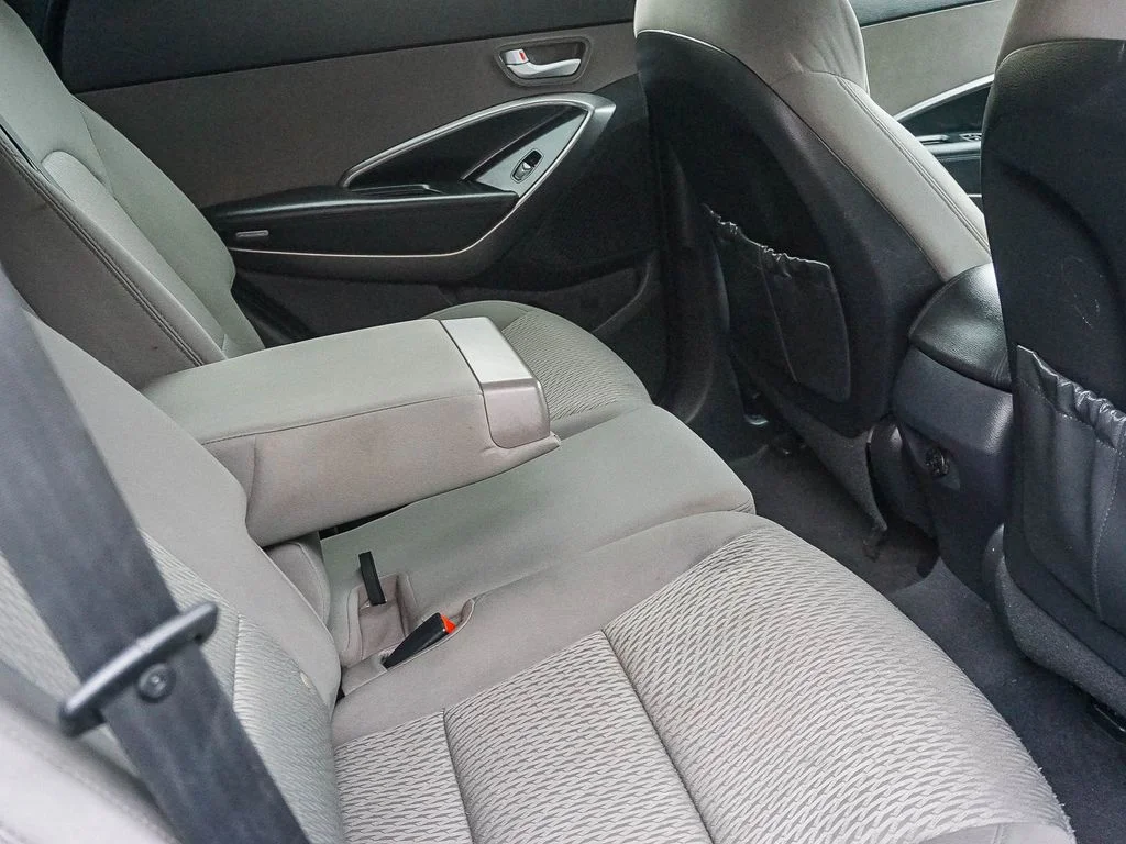 Used 2014 White Hyundai Base image 13