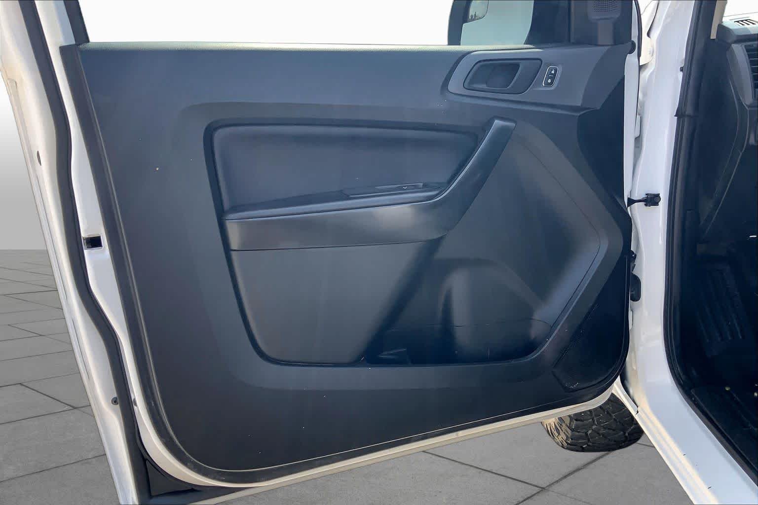 Used 2022 Oxford White Ford XL image 16