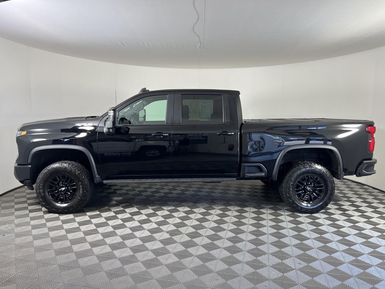 Used 2024 Black Chevrolet ZR2 image 31