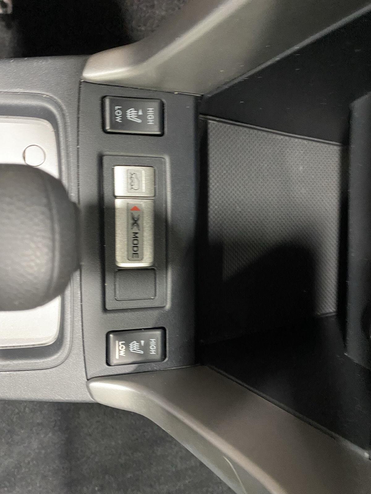 Used 2018 Crystal Black Silica Subaru Premium image 29