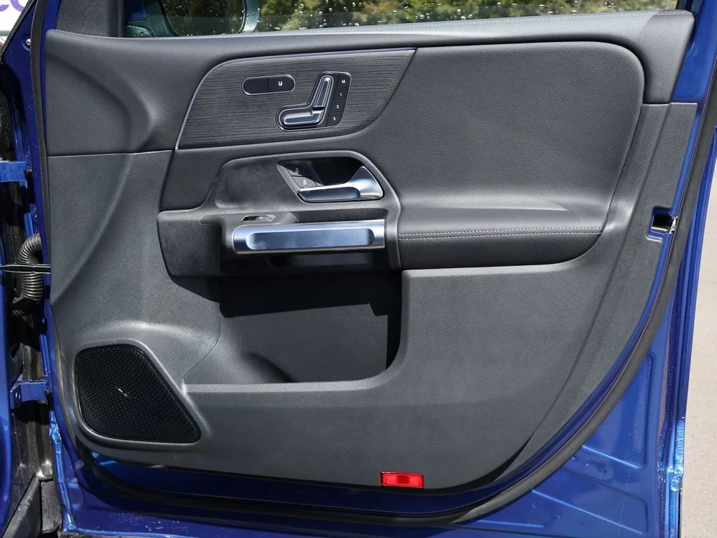 New 2026 Starling Blue Metallic Mercedes-Benz GLB 250 image 13