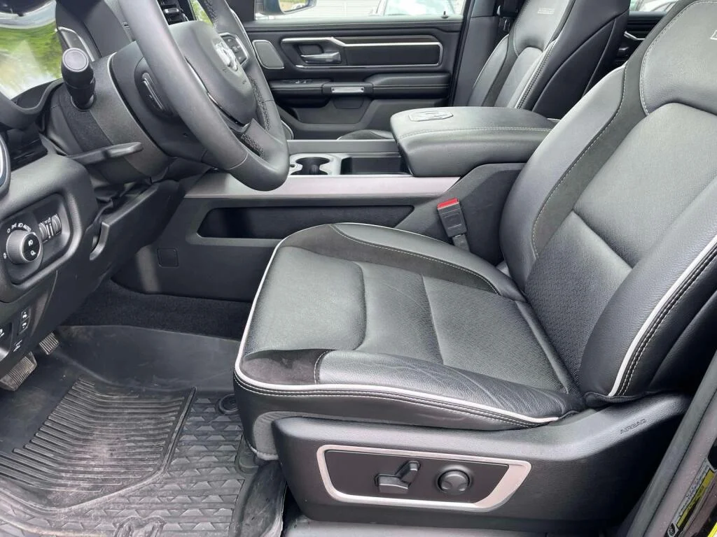 Used 2025 Diamond Black Crystal Pearlcoat Ram Laramie image 16