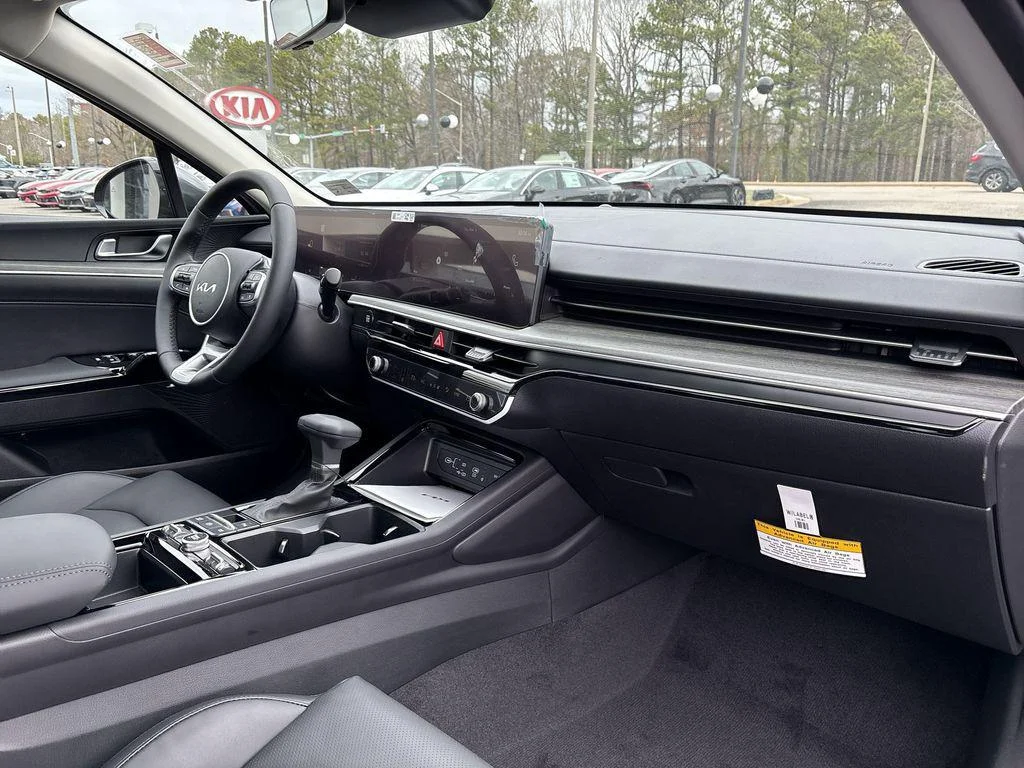 2025 Kia K5 EX - Photo 34