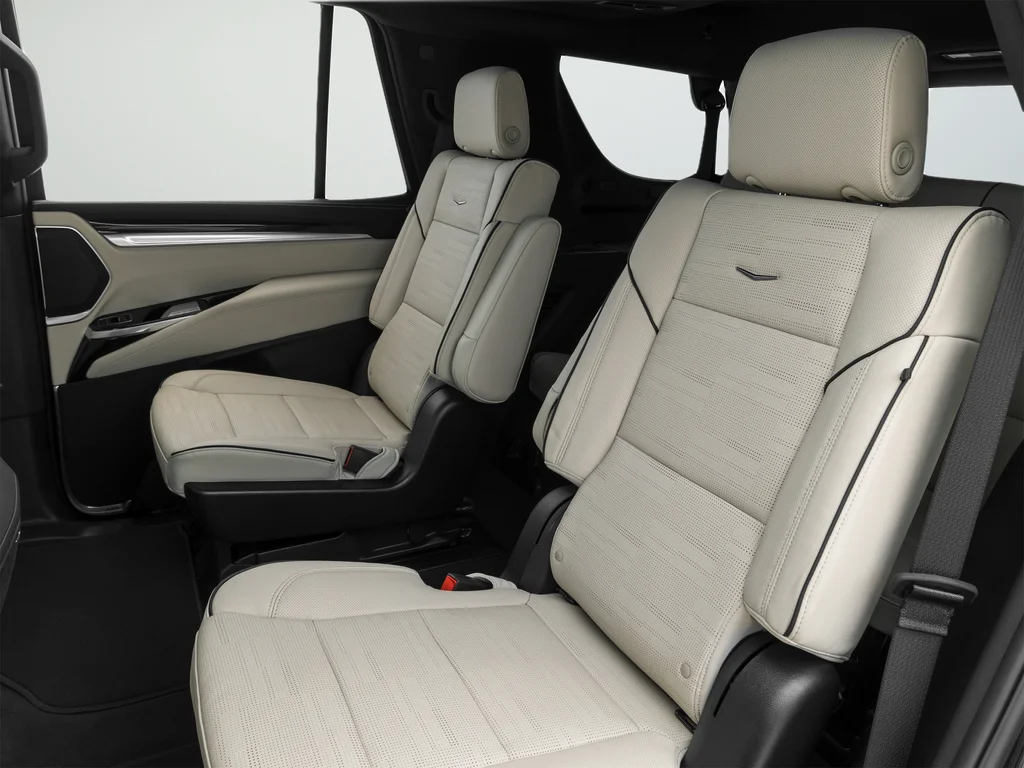 Used 2025 Black Cadillac Sport Platinum image 21