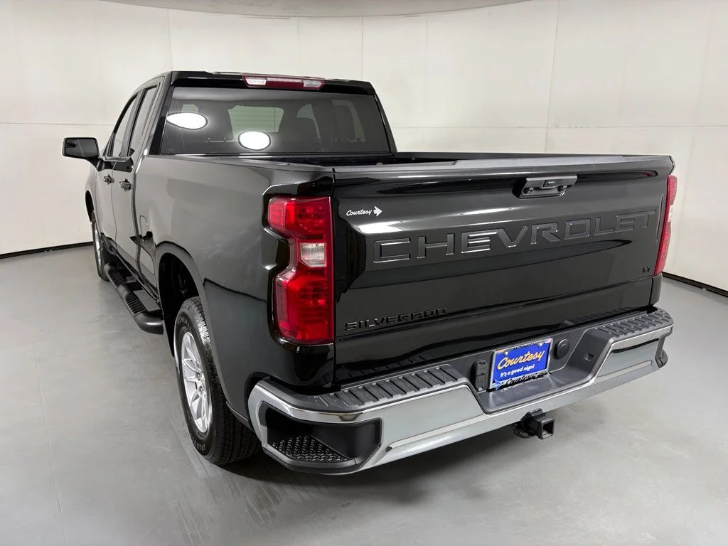 Used 2025 Black Chevrolet LT image 6