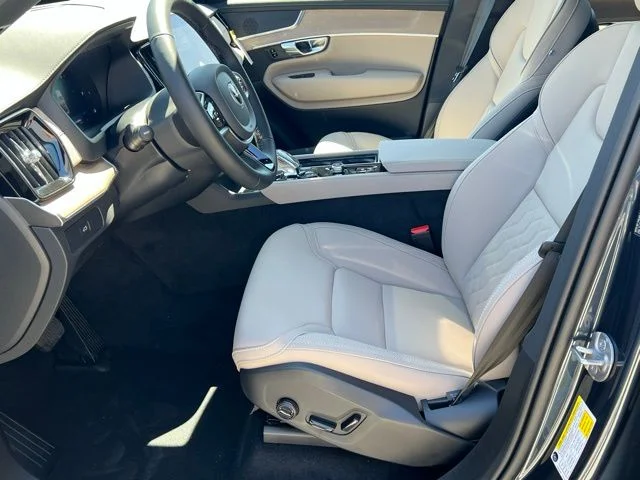 2025 Volvo XC90 Core - Photo 20