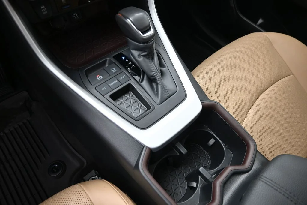 Used 2023 Red Toyota Limited image 27