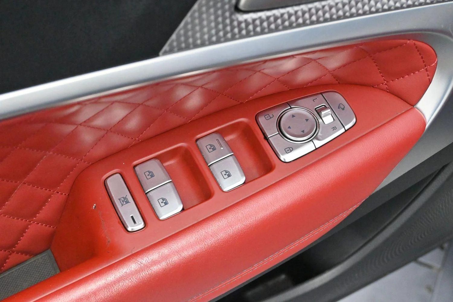 Used 2023 Savile Silver Genesis 3.3T image 11