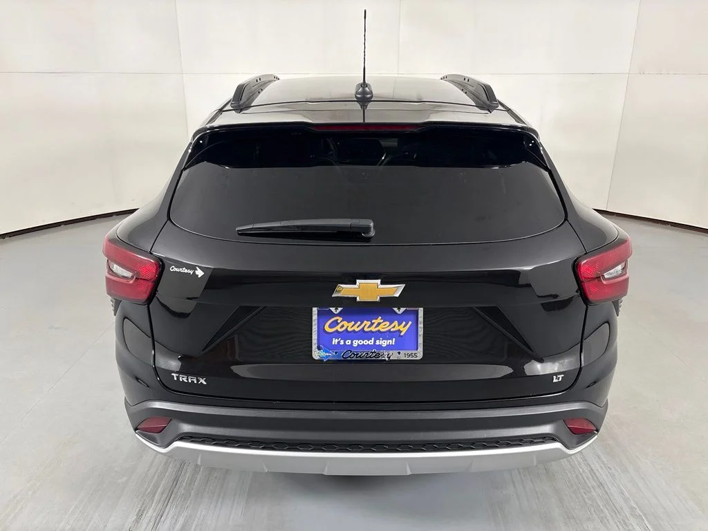 Used 2025 Black Chevrolet LT image 7
