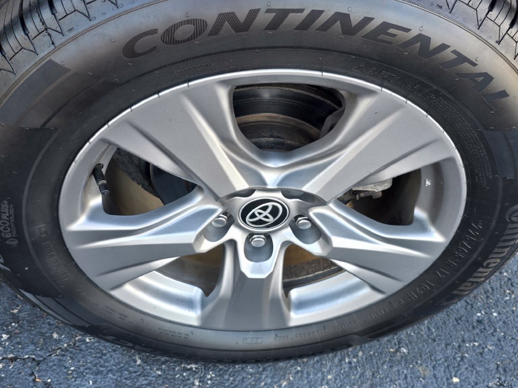 Certified Used 2022 White Toyota XLE image 25