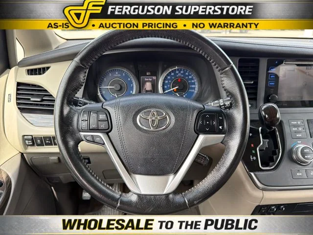 Used 2016  Toyota XLE image 10