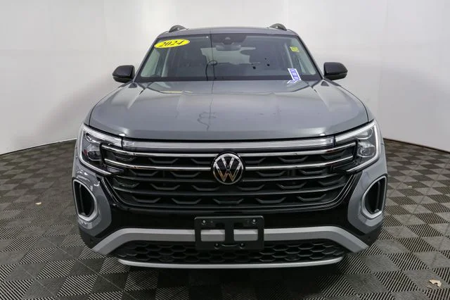 Used 2024 Gray Volkswagen 2.0T Peak Edition SE w/Technology image 4