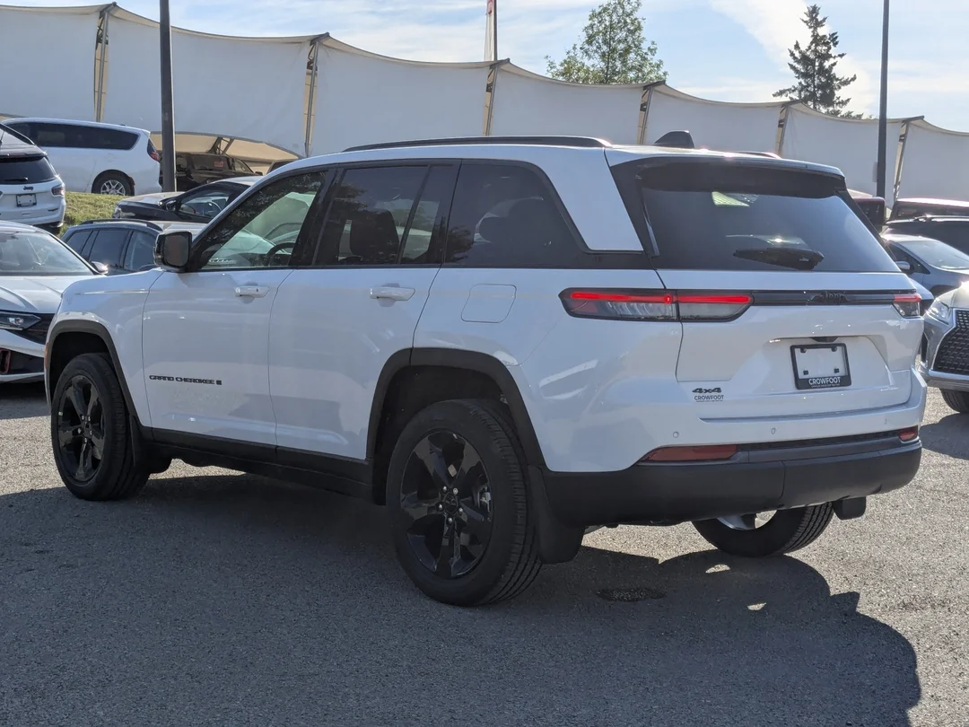 New 2026 White Jeep Altitude - - 4x4 - Power Sunroof - Trailer Tow Pkg - 20 Black Wheels - Remote Start & More! image 6