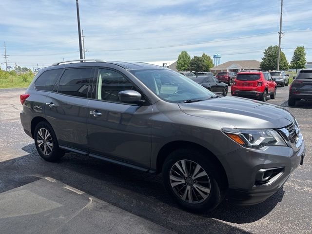 Used 2019 Gray Nissan SV image 7