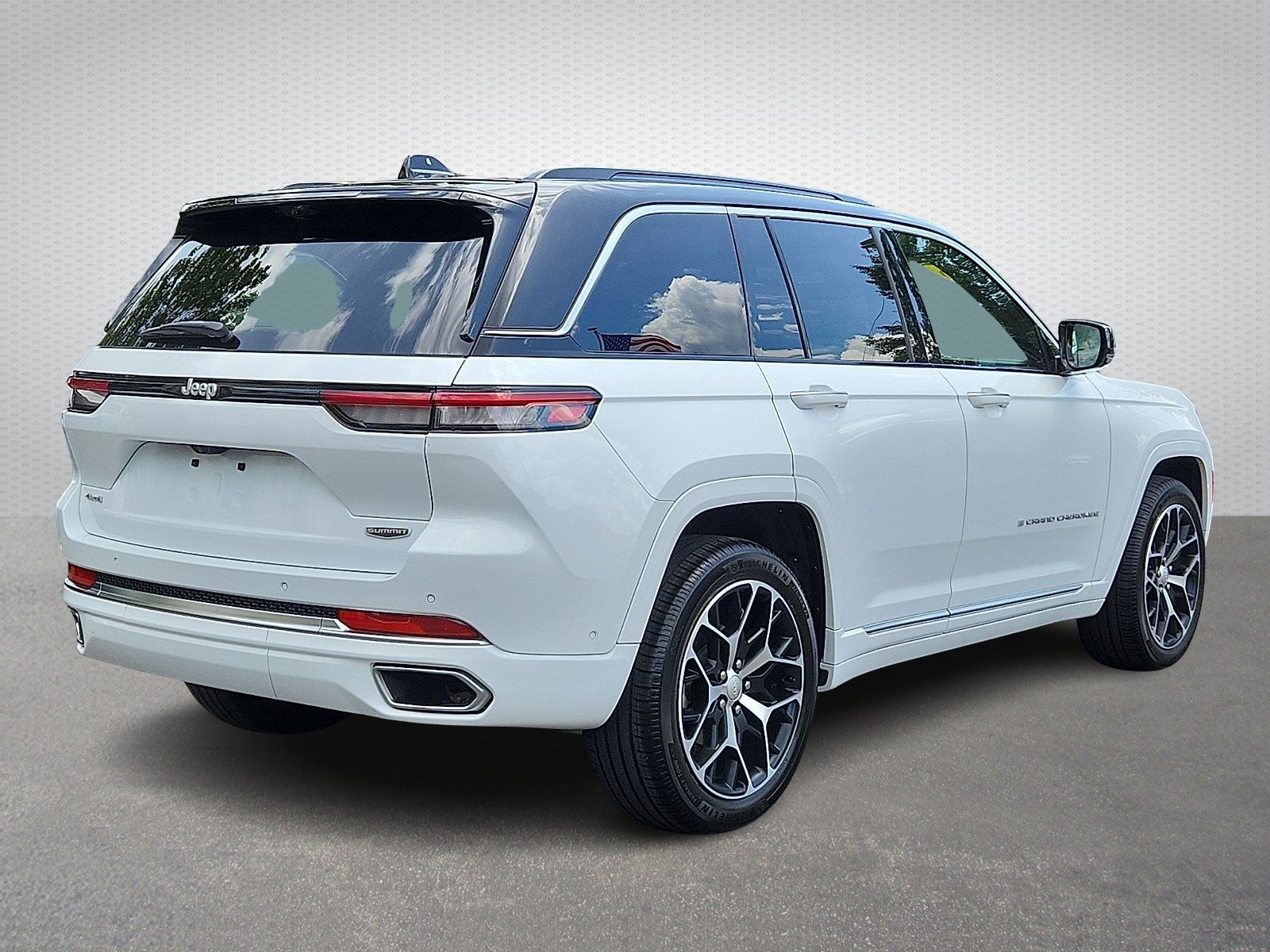 Used 2025 Bright White Clearcoat - PW7 Jeep Summit Reserve 4x4 image 6