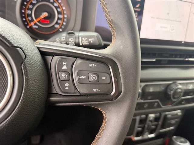 Used 2024 Silver Zynith Clearcoat Jeep Sport S image 16