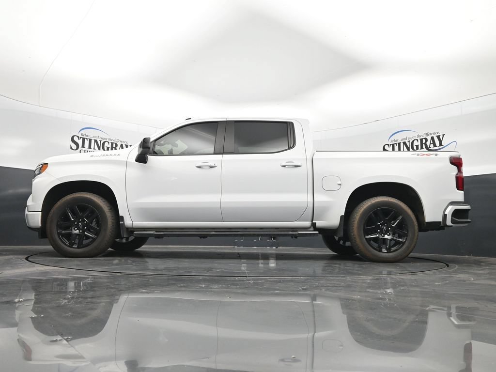 Used 2023 SUMMIT WHITE Chevrolet RST image 29