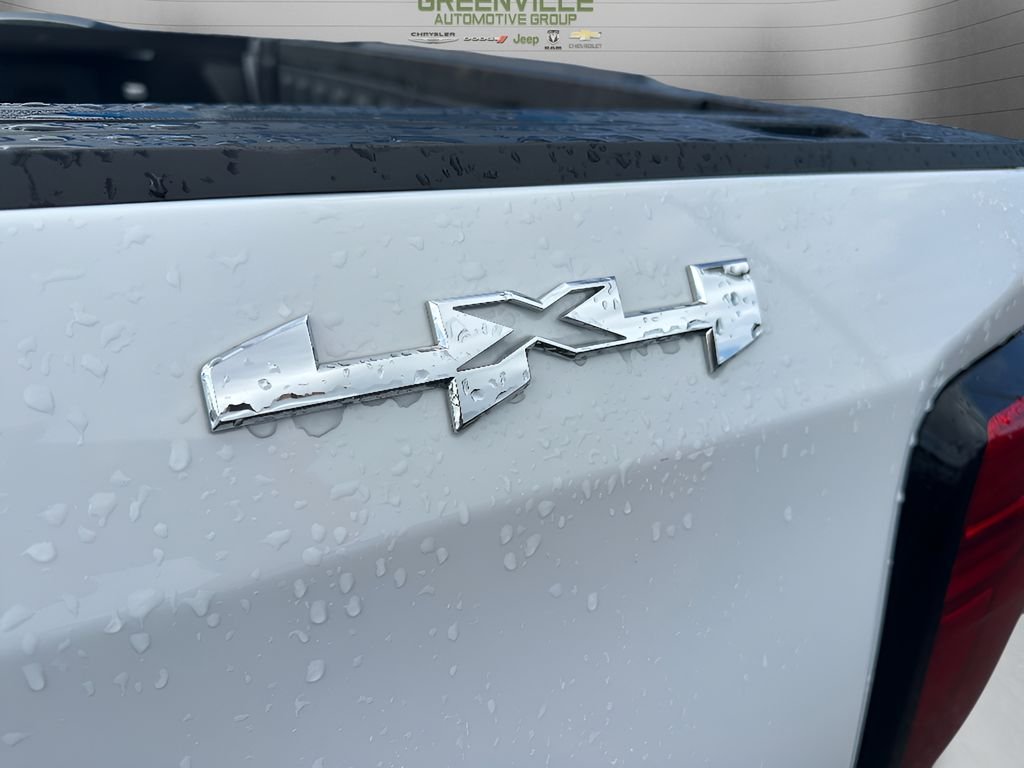 Used 2026 Summit White GMC SLT CREW CAB 5.3L V8 4WD image 12