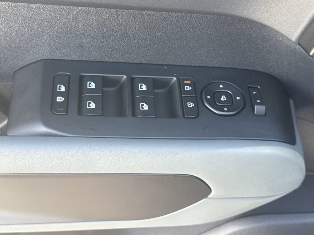 New 2027 Glacial White Pearl Kia X-Line SX image 15