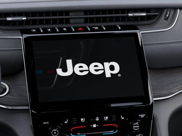 New 2025 Bright White Clear-Coat Exterior Paint Jeep Overland image 39