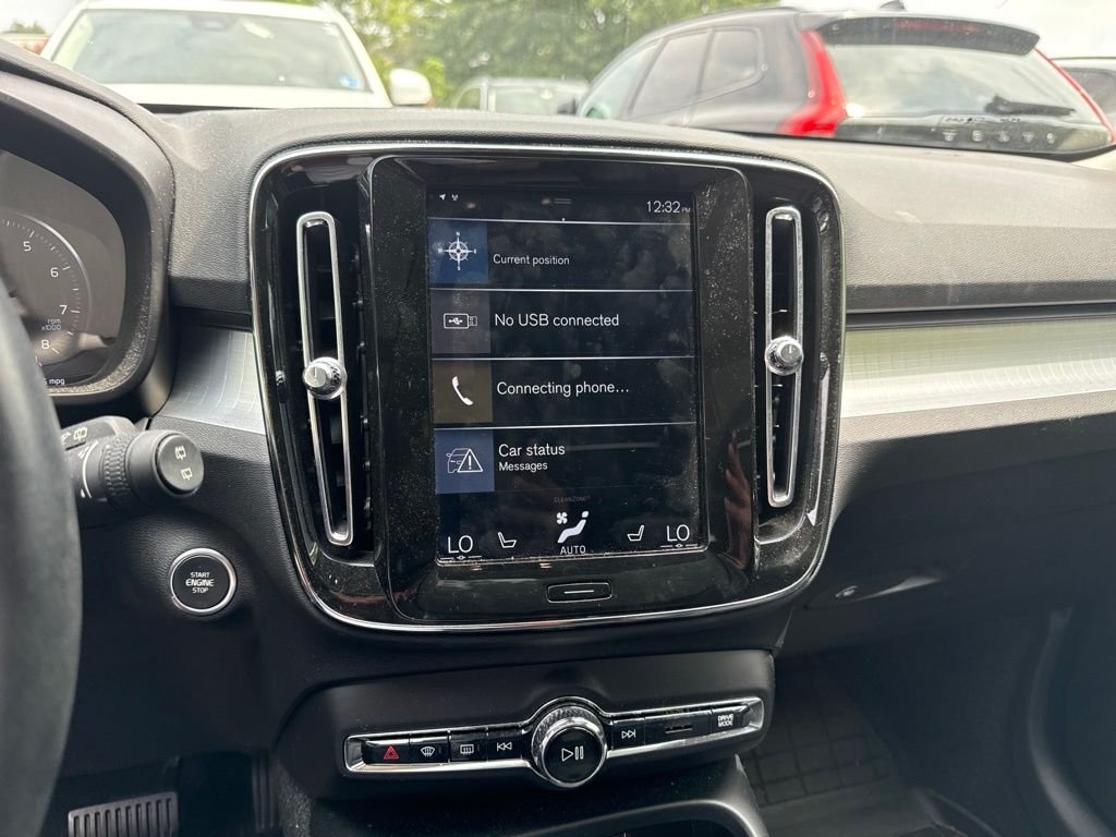 Used 2019 Gray Volvo Momentum image 6