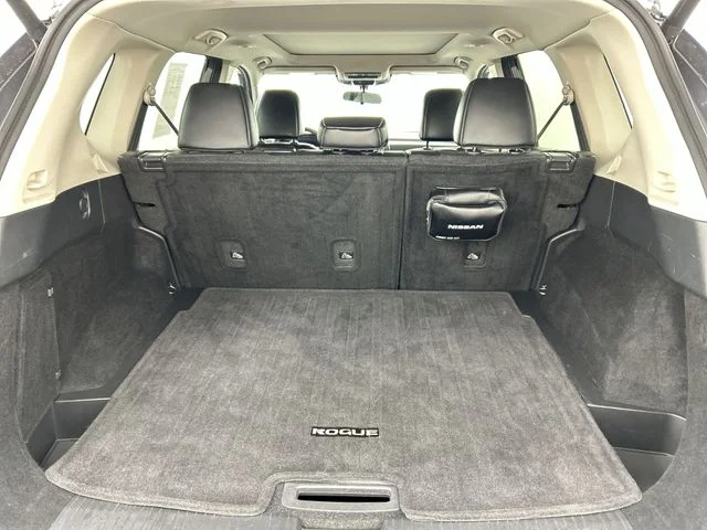 Used 2021 Gray Nissan SV image 7