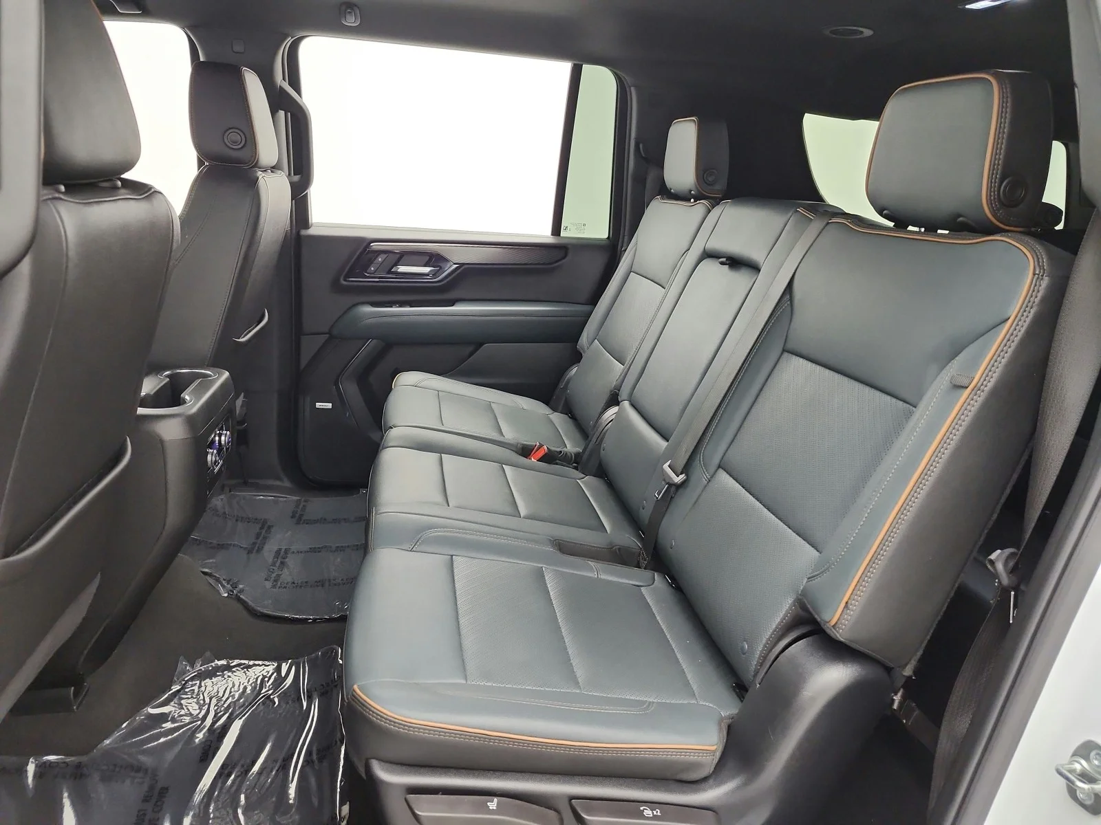Used 2025 Summit White GMC 4WD 4dr AT4 image 15