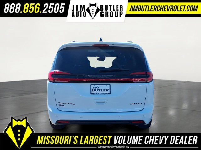 Used 2025  Chrysler Limited image 22