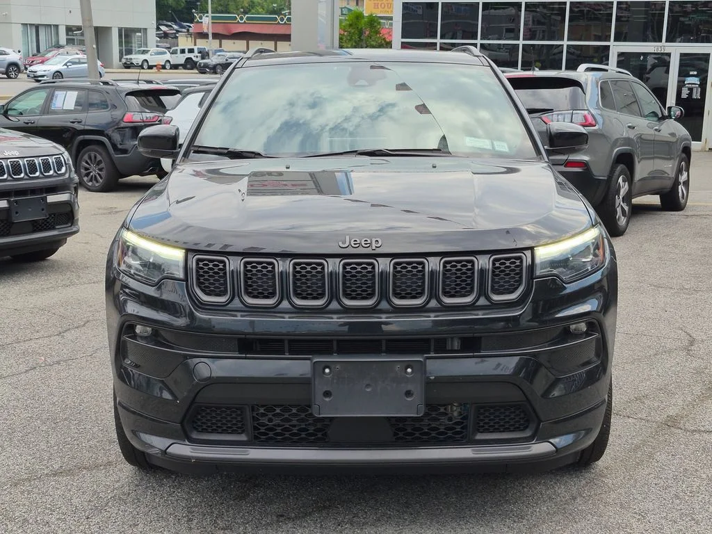 Used 2023 Black Jeep Limited image 3