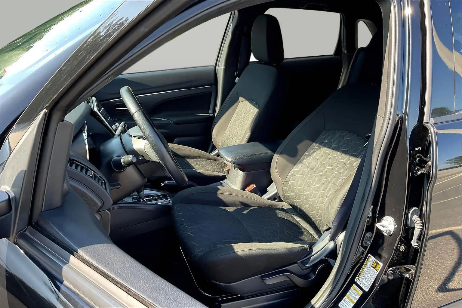 Used 2024 Labrador Black Pearl Mitsubishi Trail Edition image 8