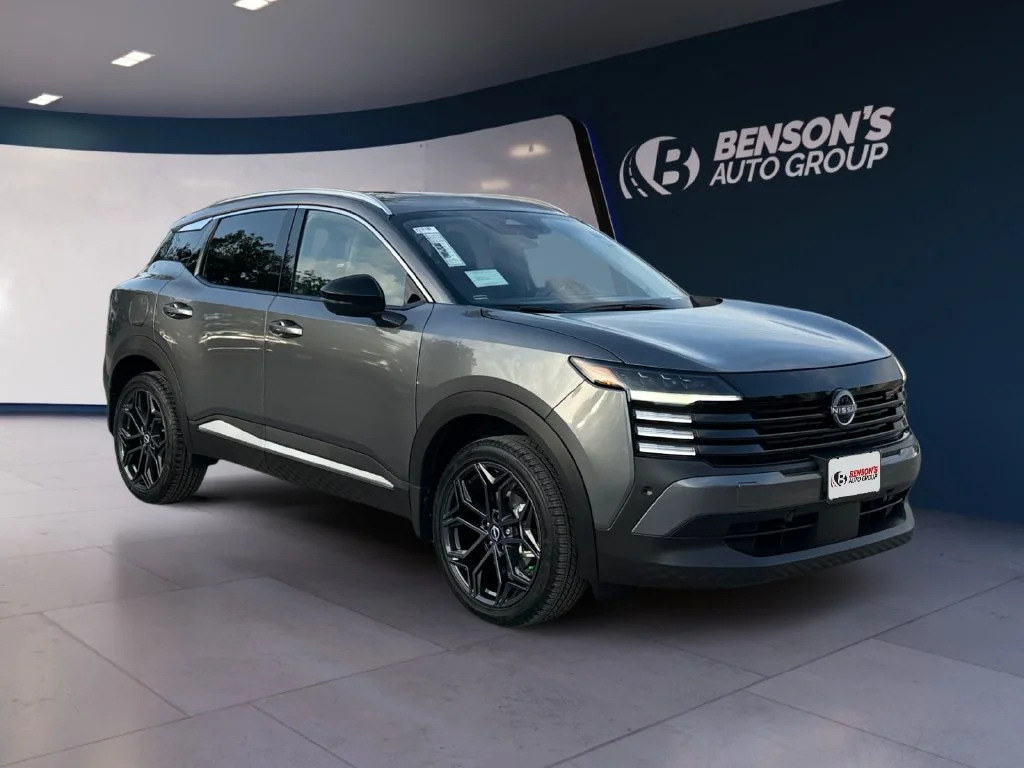 New 2027 Gray Nissan SR image 7