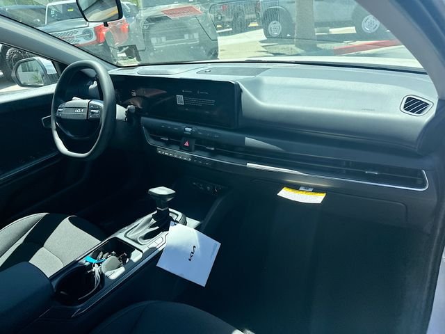 New 2026 Snow White Pearl Kia LX image 28