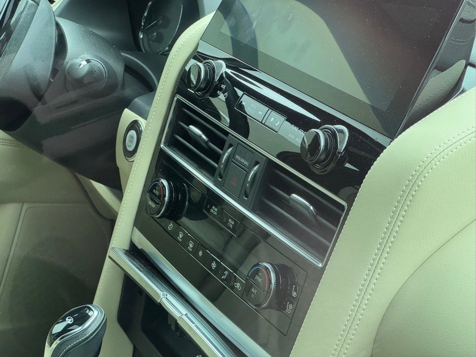 Used 2023 Moonstone White INFINITI SENSORY image 18