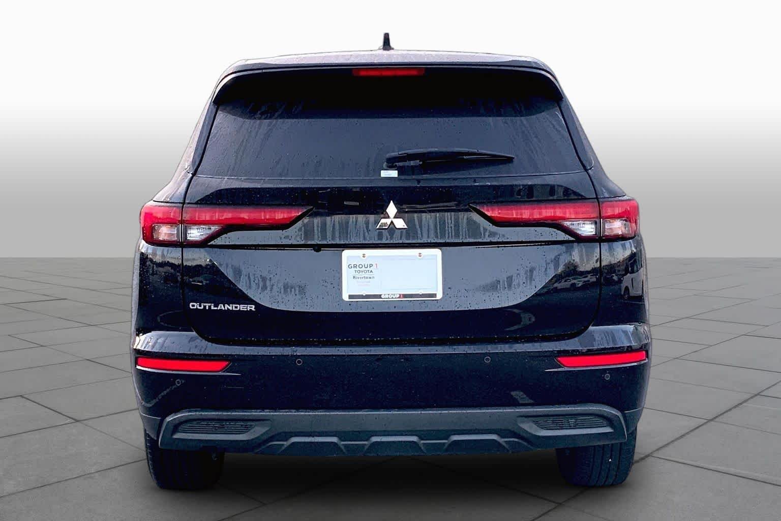 Used 2023 Labrador Black Pearl Mitsubishi ES image 8