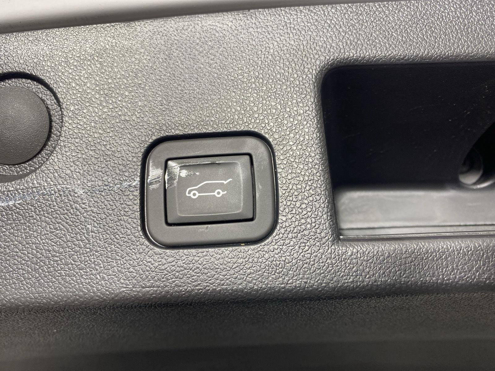 Used 2026 Summit White Chevrolet AWD LT image 26