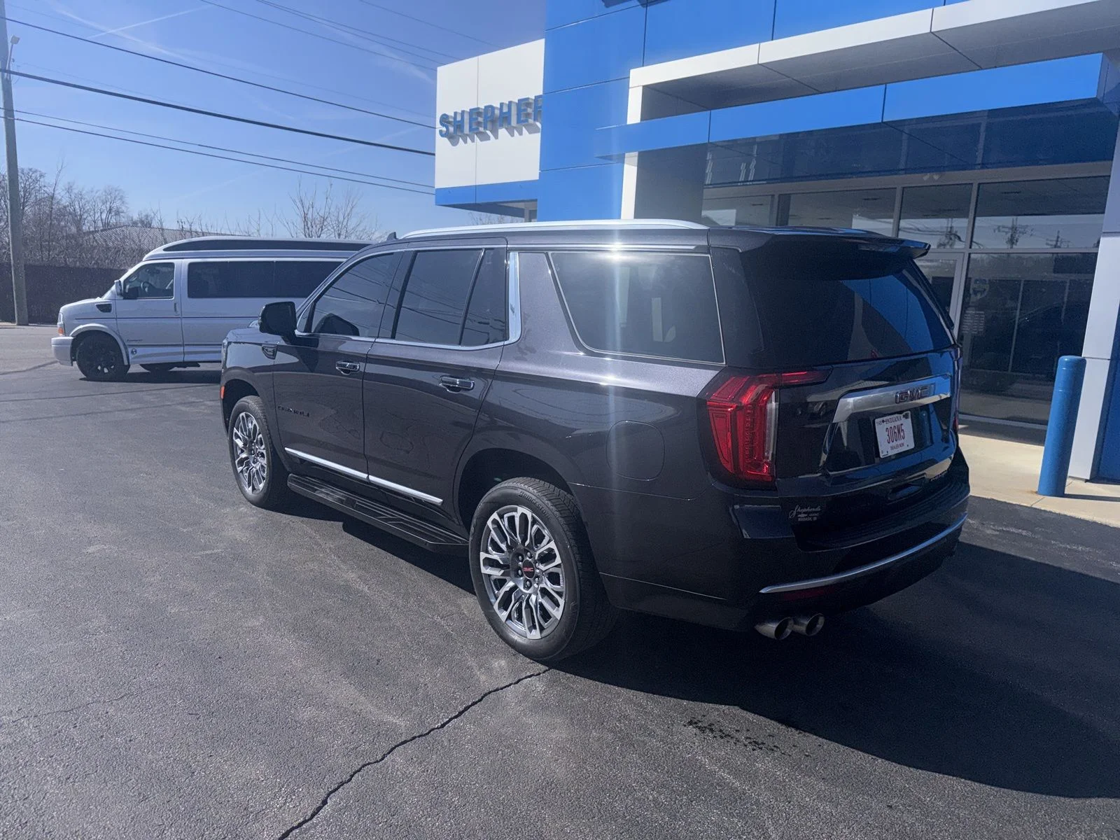 Used 2024 Silver GMC Denali image 5